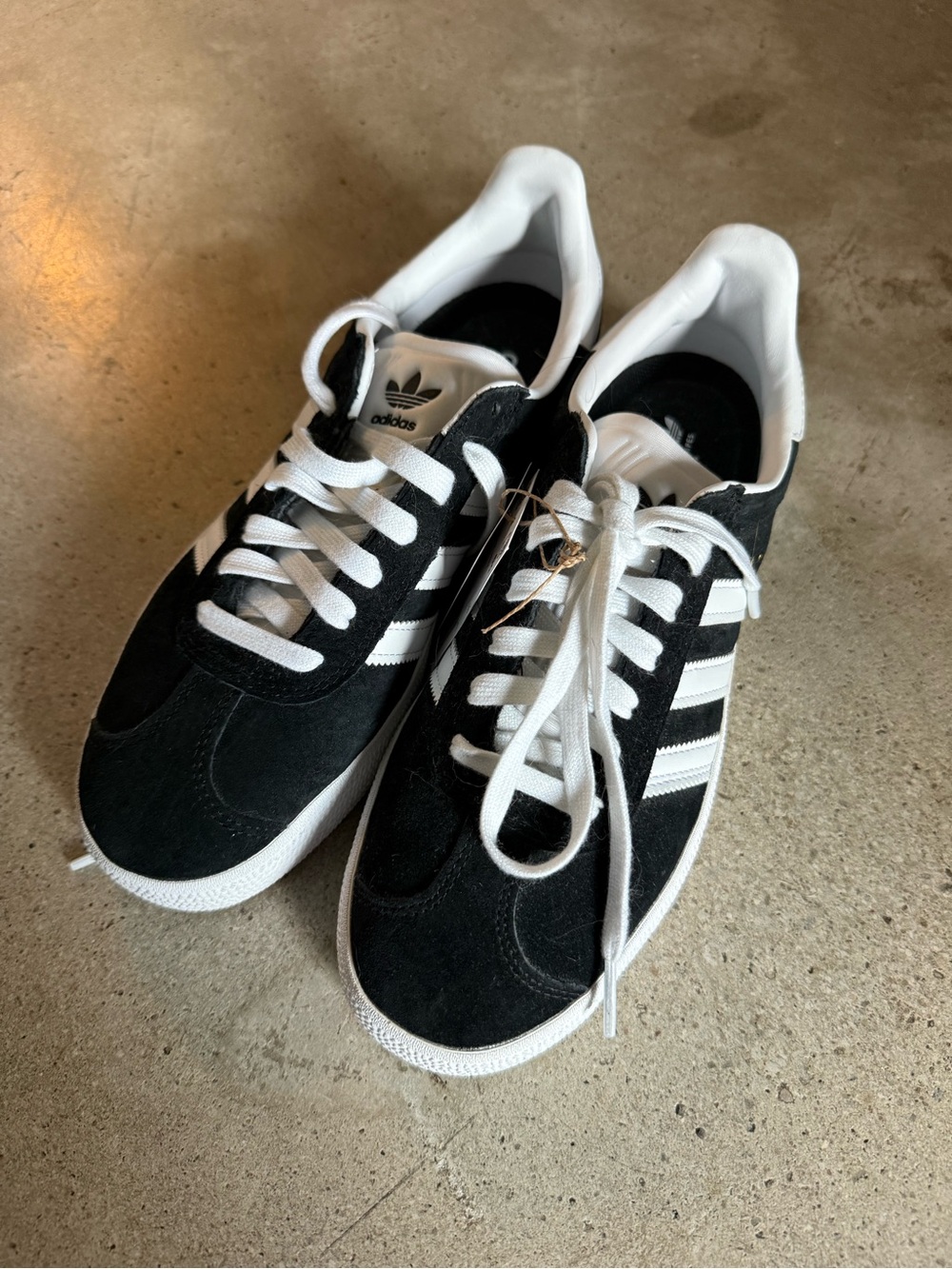 BNWT adidas Gazelle Black and White Suede
